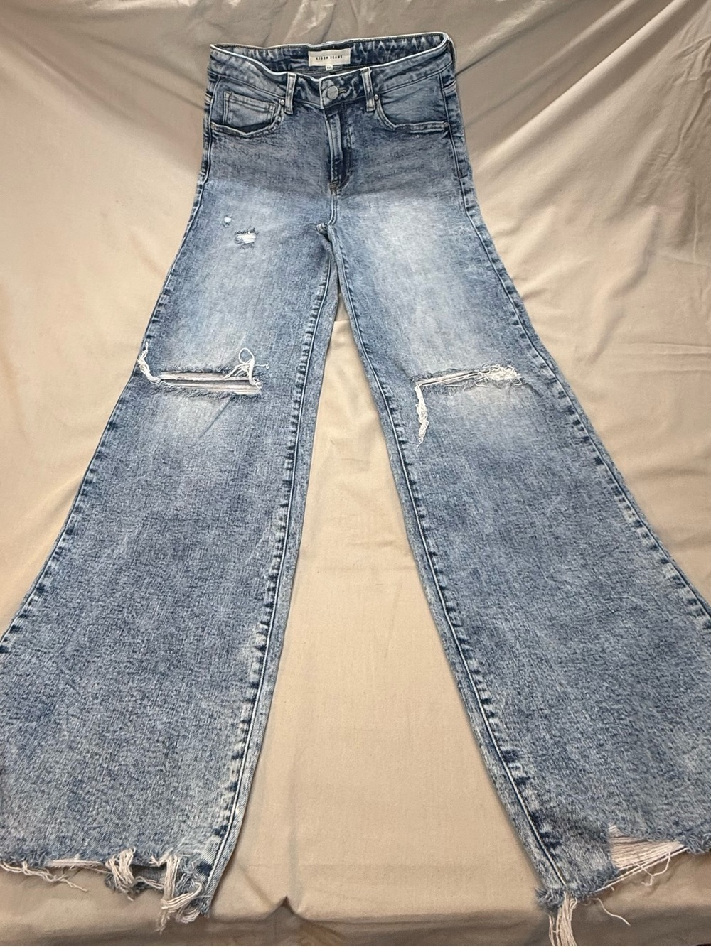 Risen High-Rise Distressed Jeans in Light Blue Wash - Picture 6 of 12